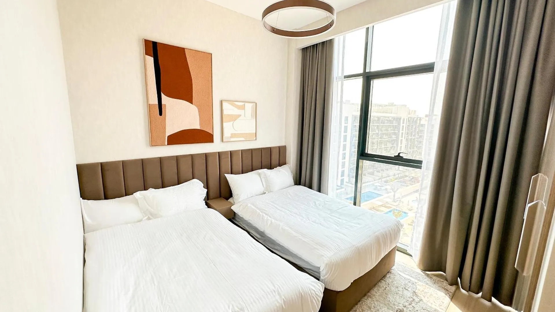 Stylish 3Br Apartment With Burj Khalifa & Pool Views Dubai