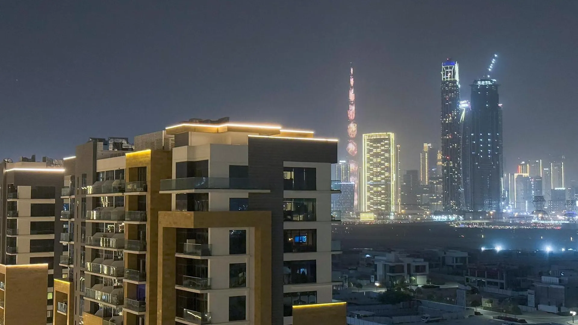Stylish 3Br Apartment With Burj Khalifa & Pool Views contacts