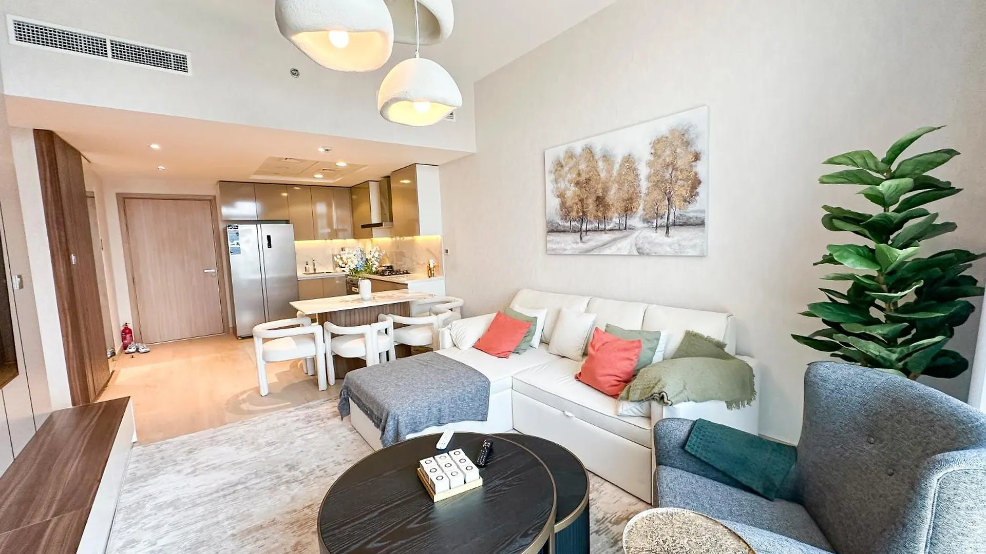 Stylish 3Br Apartment With Burj Khalifa & Pool Views Dubai