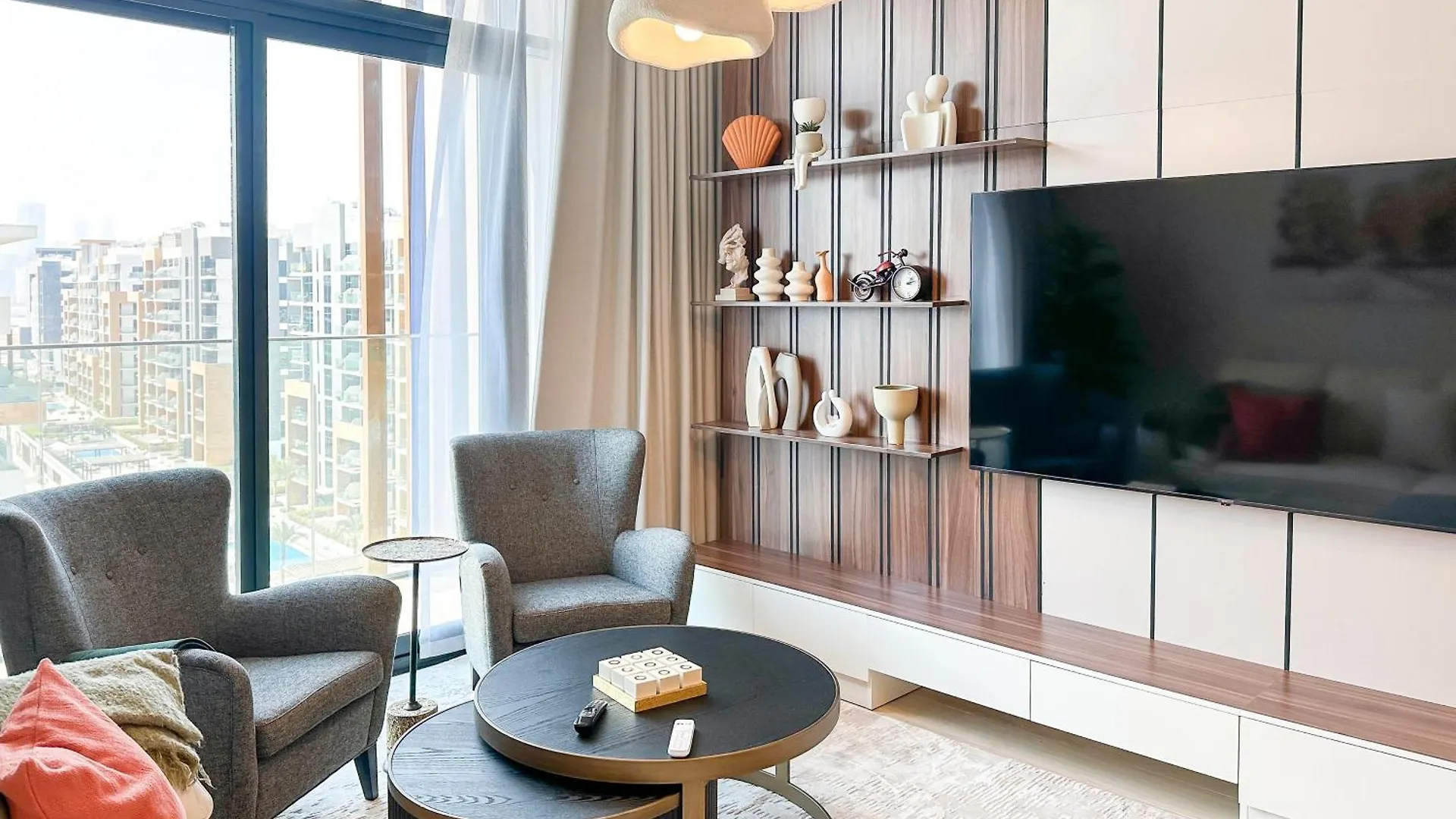 Stylish 3Br Apartment With Burj Khalifa & Pool Views Dubai