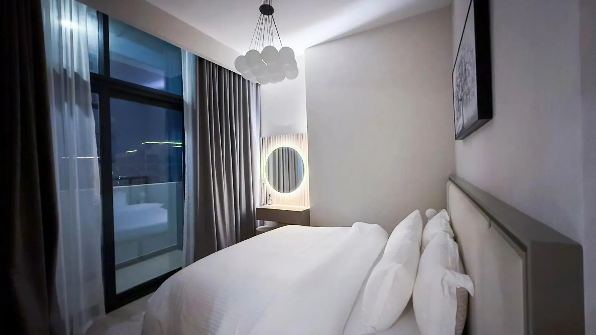 Stylish 3Br Apartment With Burj Khalifa & Pool Views Dubai 0*,