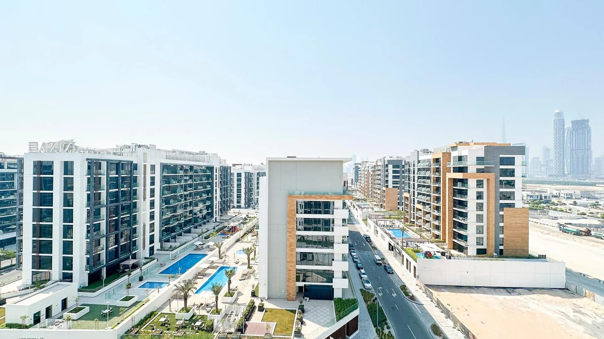 Stylish 3Br Apartment With Burj Khalifa & Pool Views Dubai