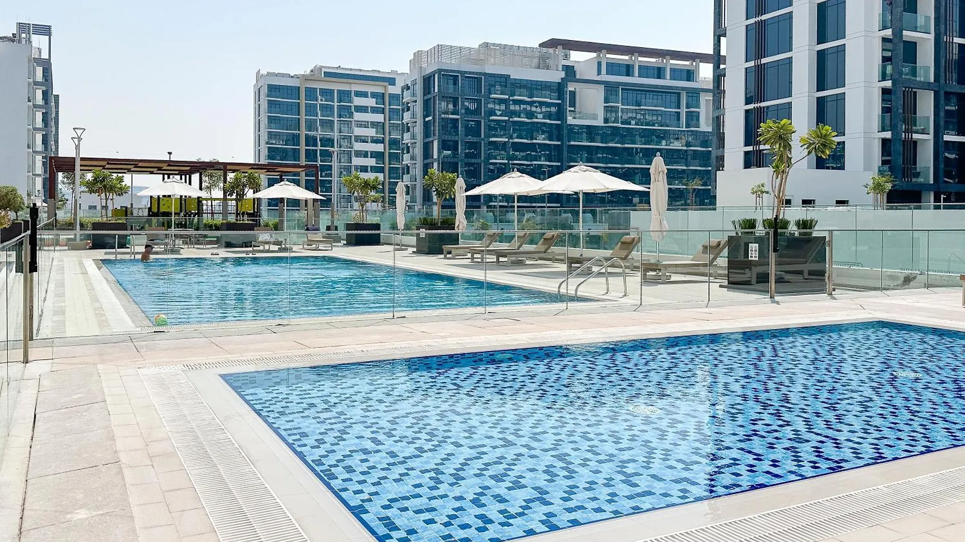 Stylish 3Br Apartment With Burj Khalifa & Pool Views Dubai