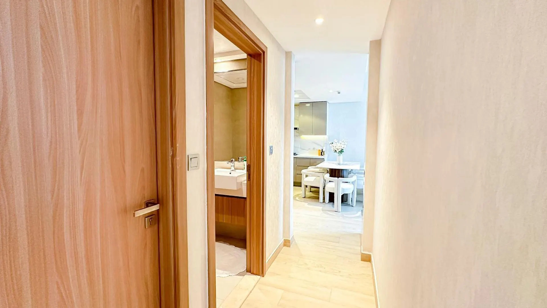 Stylish 3Br Apartment With Burj Khalifa & Pool Views Dubai