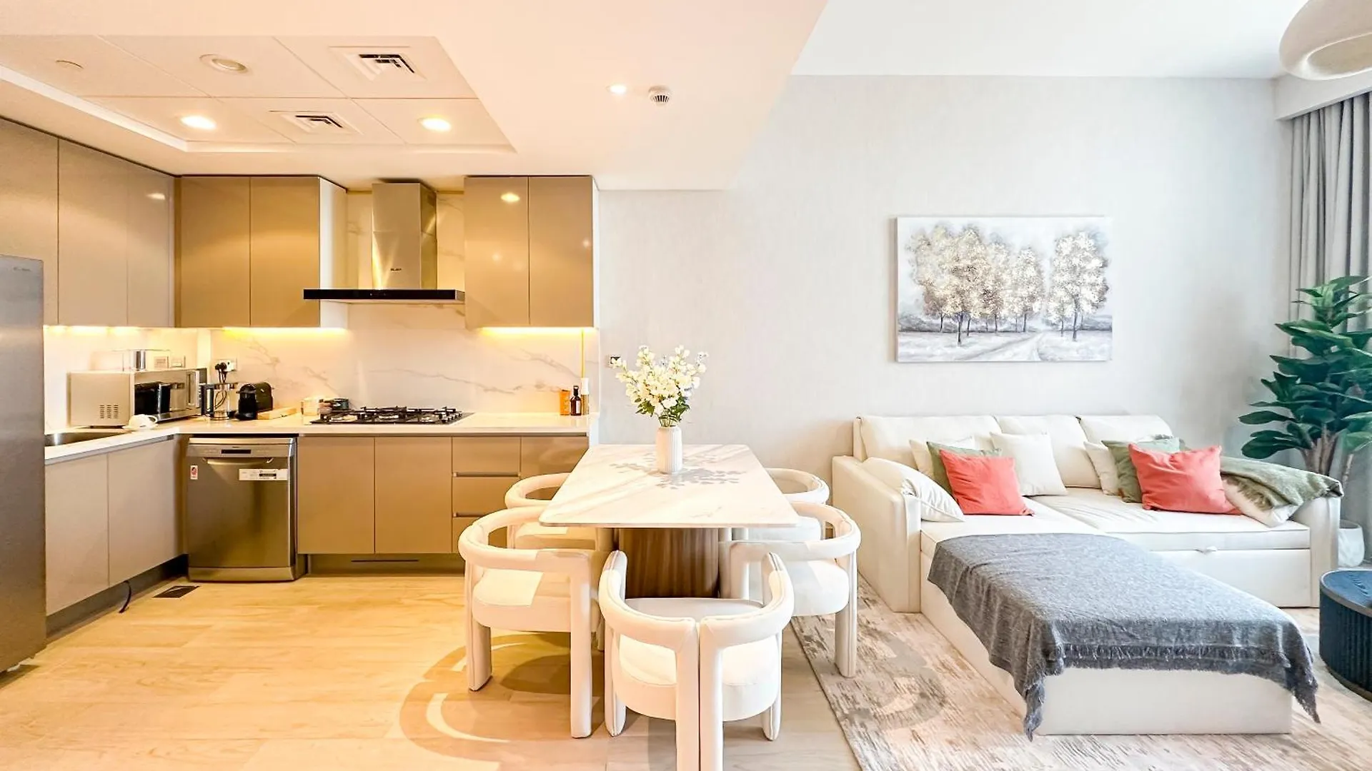 Stylish 3Br Apartment With Burj Khalifa & Pool Views Dubai